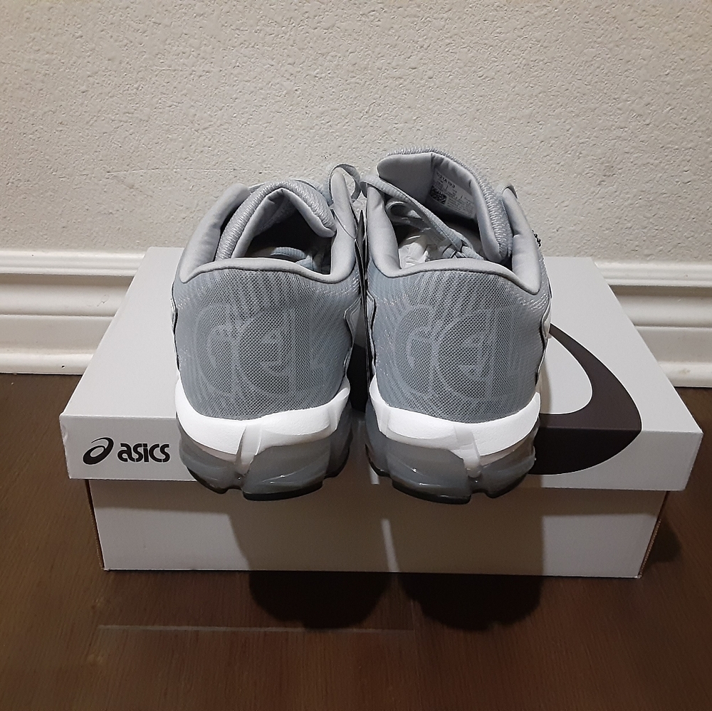 Asics - Picture 3 of 4